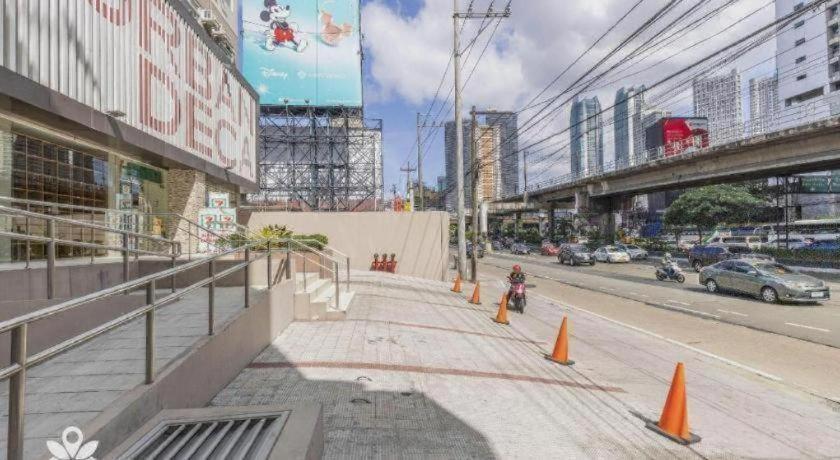 Oyo 474 Urbandeca Tower 316 - Nizami Condotel Mandaluyong Eksteriør billede
