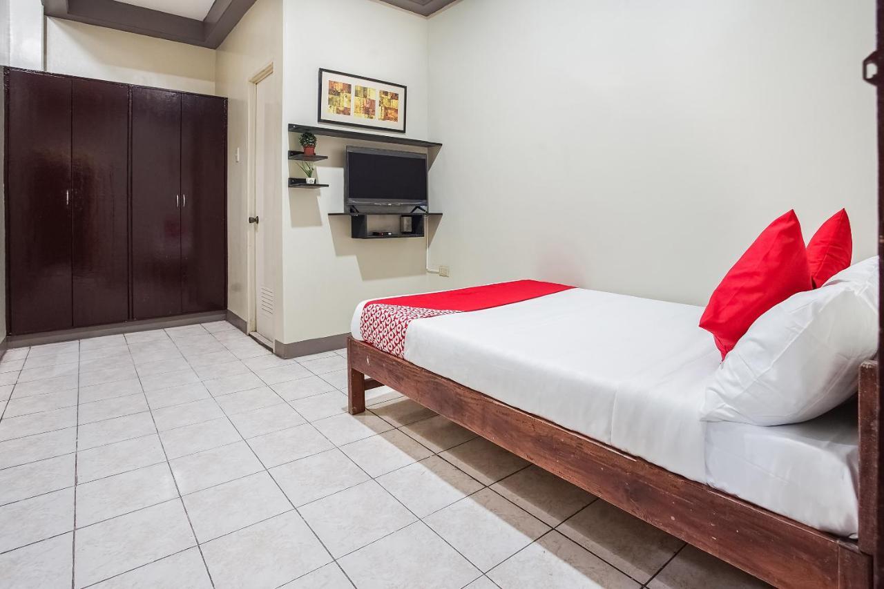 Oyo 474 Urbandeca Tower 316 - Nizami Condotel Mandaluyong Eksteriør billede